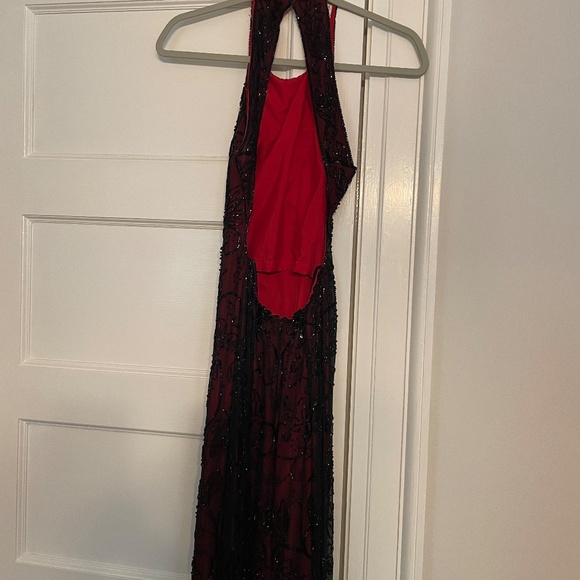 Luxury FLEUR de LEI RED SILK WITH BLACK BEADING BACK CUTOUT SLIT IN BACK - Picture 5 of 14